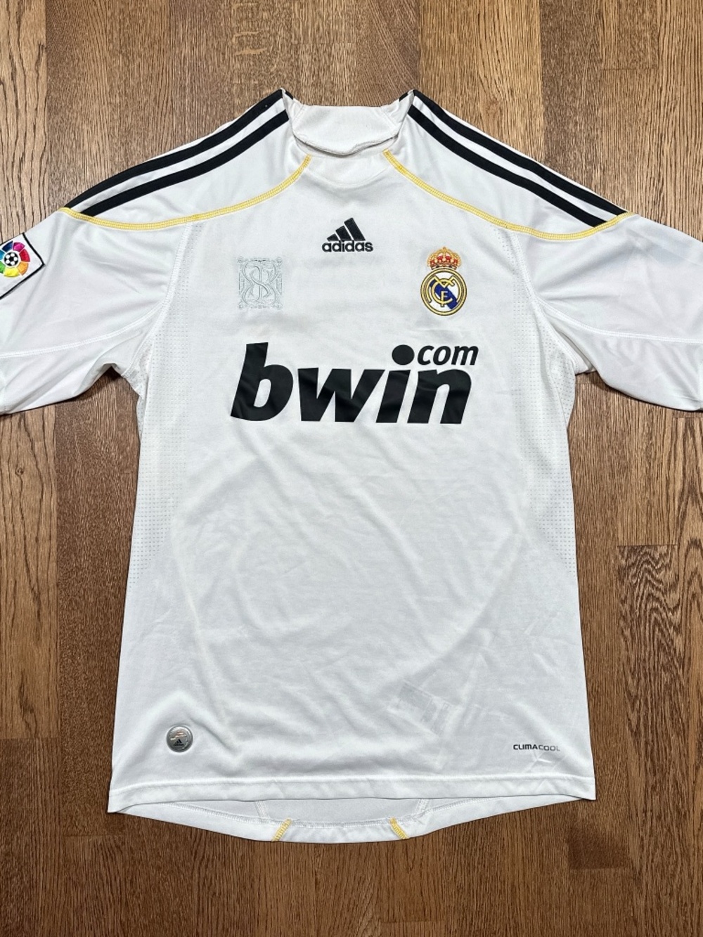Vintage Y2K Adidas Real Madrid 2009 2010 White Home Soccer Jersey Mens Small
